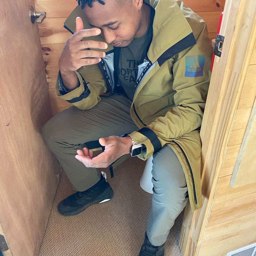 Meet your Posher, Joell